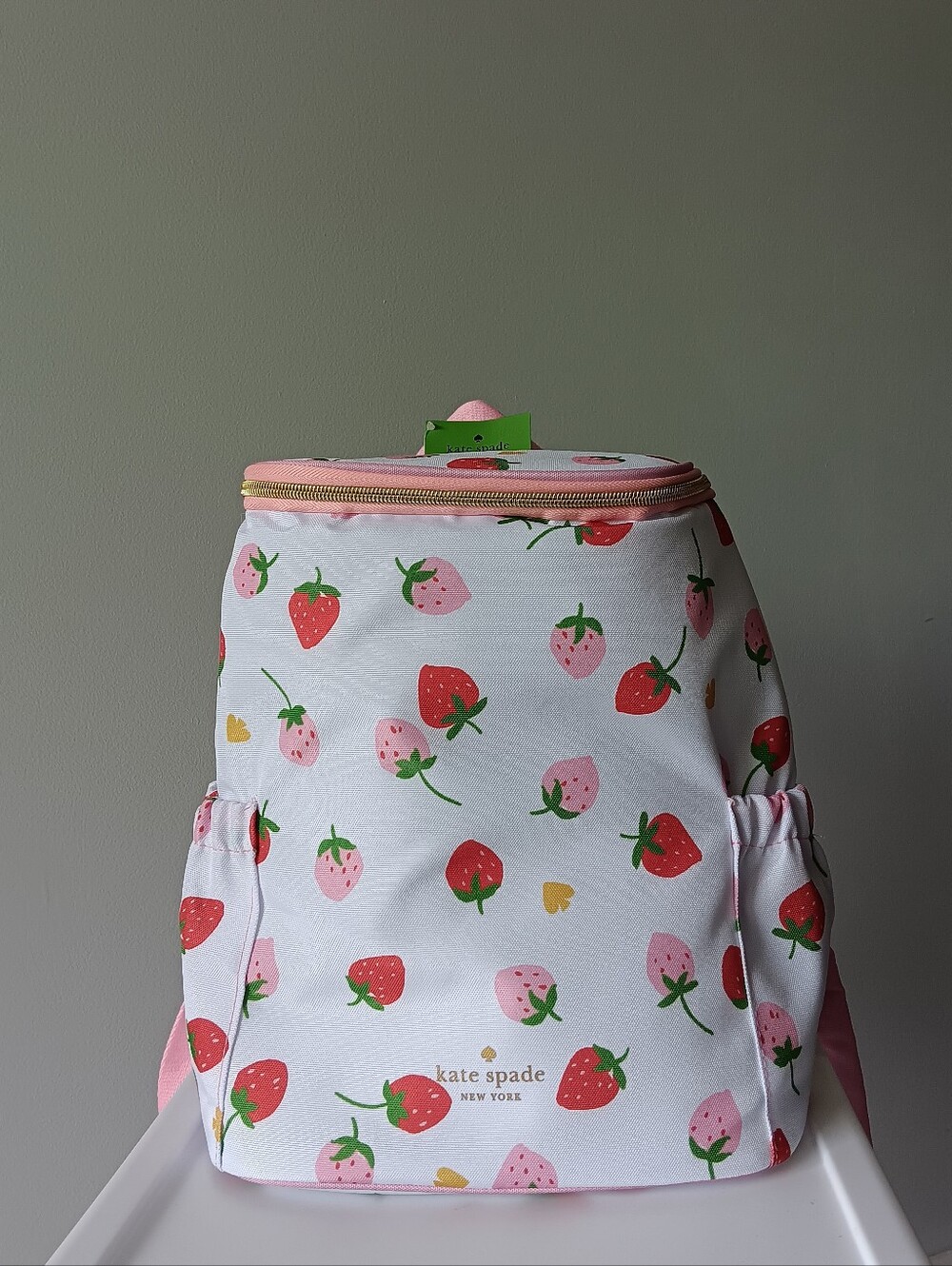 Kate Spade Cooler Backpack Strawberries White Pink Green Straps Insulated NEW - Picture 13 of 13